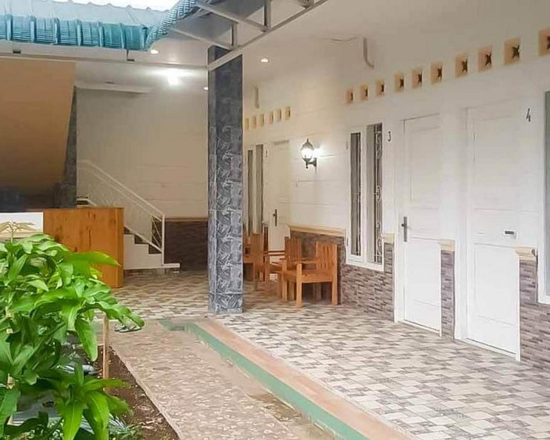 Отель Koolkost Syariah @ Cimahpar Bogor Tegalgundil Экстерьер фото